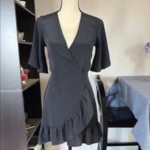 Topshop Women’s Sz 4 Little Black Wrap Dress with Bottom Ruffle and Bell Sleeve
